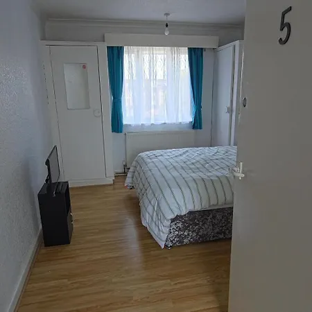 Ferienhaus 6 Bed House Sleeps 13 - Private Garden Bristol