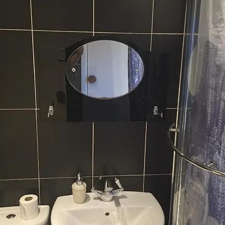 Ferienhaus 6 Bed House Sleeps 13 - Private Garden