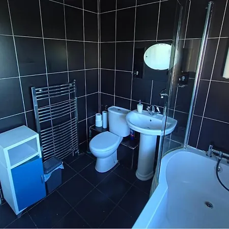 6 Bed House Sleeps 13 - Private Garden * Bristol