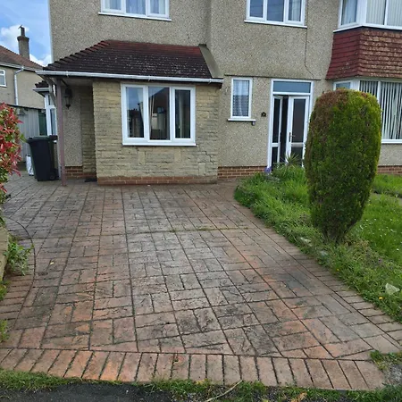 6 Bed House Sleeps 13 - Private Garden Bristol